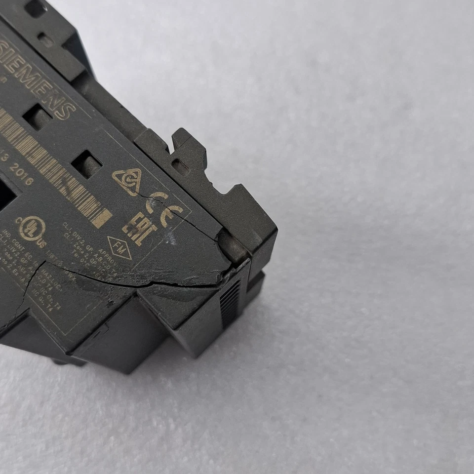 Siemens 6ED1052-1MD00-0BA6 Logo Plc Module 6ED1052-1MD00-0BA6 For Parts FREESHIP